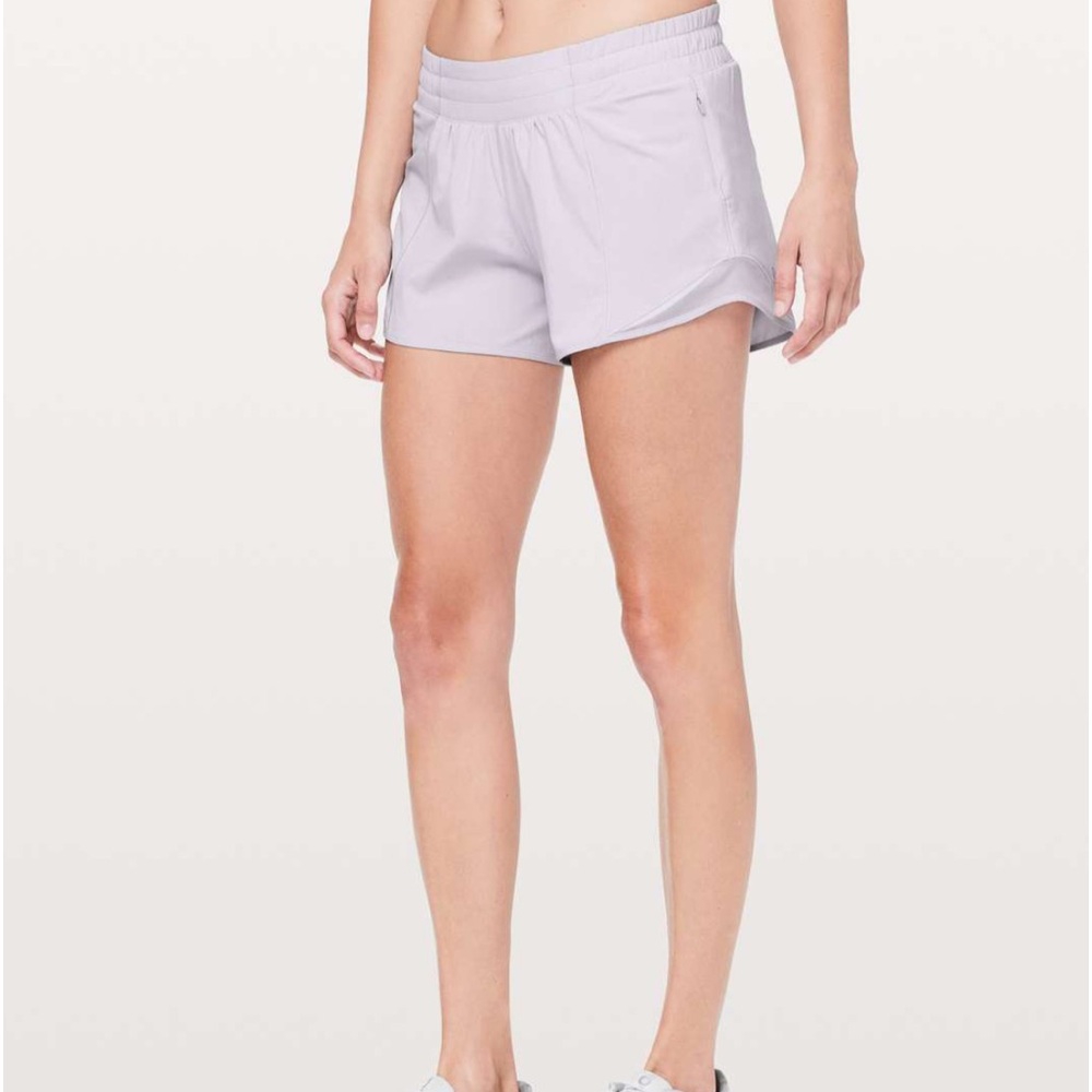 lululemon hotty hot low rise 4” shorts